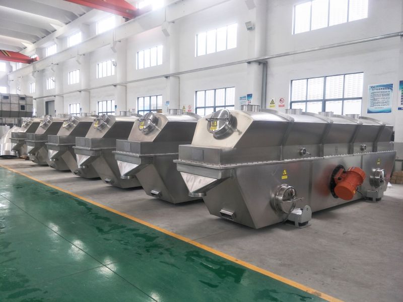  常州潤凱與外國某公司簽訂的8臺振動流化床干燥機(jī)持續(xù)趕貨中